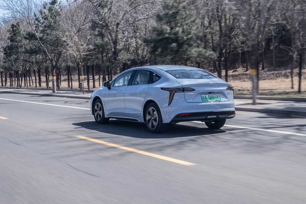 车”羿驰05易至EV3 PLUSpg电子试玩平台务实的纯电“普及(图17)
