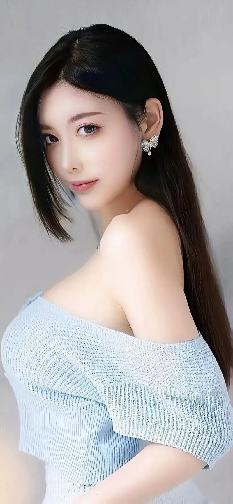 强干高铁服务员》电影pg电子游戏网站《(图1)
