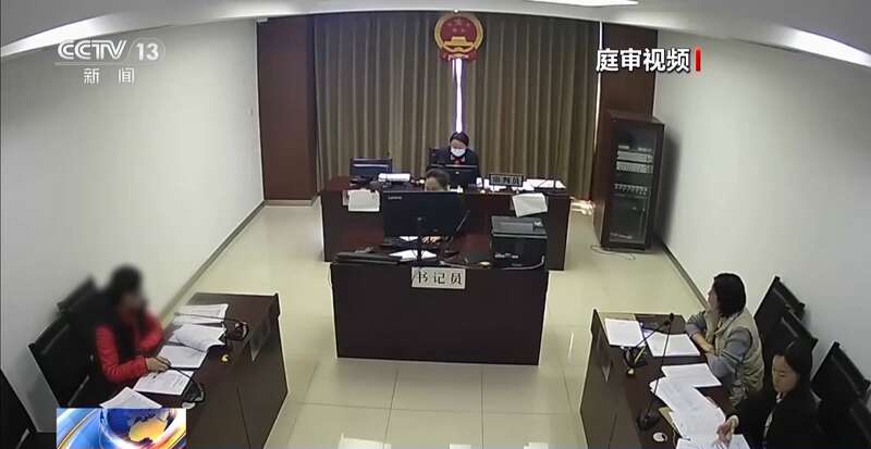 布被辞退 法院：支持！儿童安全重于一切pg试玩一名厨工在幼儿园洗碗池里洗墩(图12)