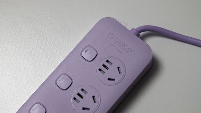 评：终结桌面杂乱的智能用电新选择电子pg